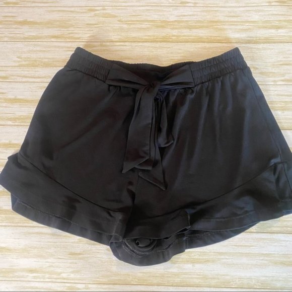 Express Black Ruffle Hem Shorts - Picture 2 of 2